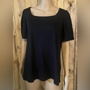 Woman’s T-shirt size large